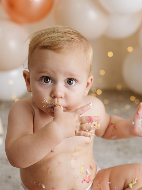 Sesión smash cake cumpleaños bebé en Totana Murcia - Juana Calín fotógrafa infantil